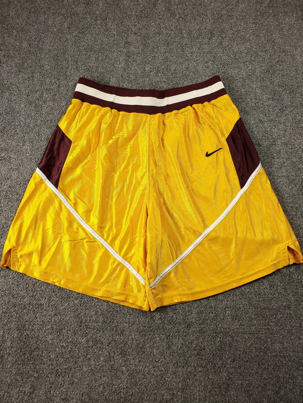 Vintage 90s Minnesota Golden Gophers Nike Dazzle Basketball Shorts Gold Maroon